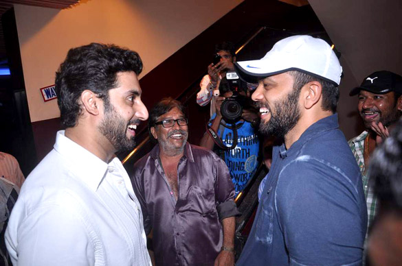 Abhishek meets fans at ‘Bol Bachchan’ screening
