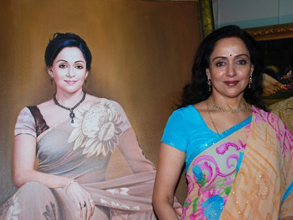 Kanhai Brothers Give Painting To Hema Malini Parties Events Bollywood Hungama