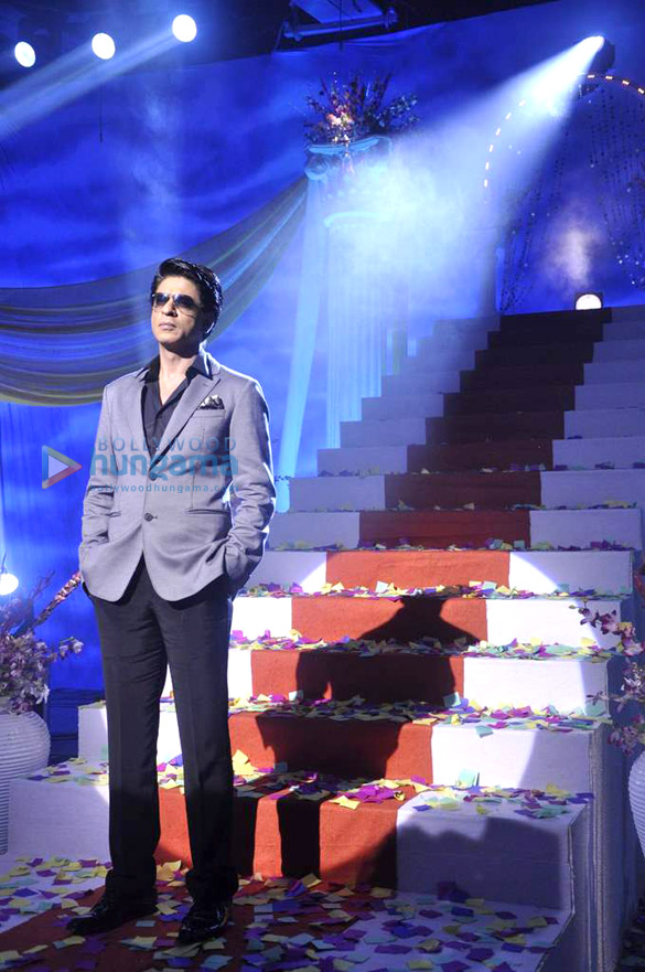 Shahrukh promotes 'Chennai Express' on Taarak Mehta Ka 