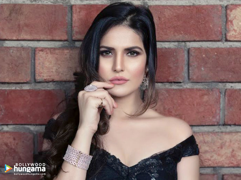 Zareen Khan Wallpapers Zareen Khan 1 2 Bollywood Hungama