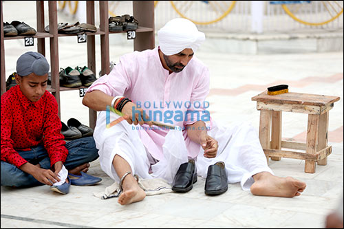 Check out: Akshay Kumar offers his Seva at a Gurudwara while shooting for Singh is Bliing