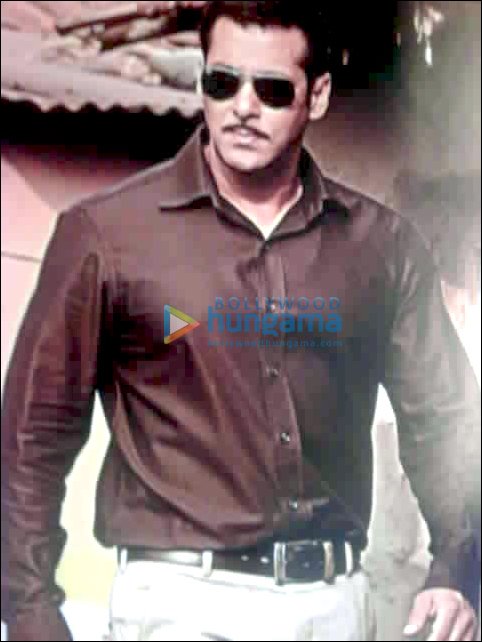 Salman Khan tweets his images from Dabangg : Bollywood News - Bollywood Hungama Salman Khan tweets his images from Dabangg : Bollywood News - Bollywood Hungama