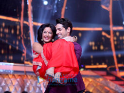 Sidharth Malhotra and Katrina Kaif snapped on sets of the Jhalak Dikhhla Jaa – Baar Baar Dekho Special Sidharth Malhotra and Katrina Kaif snapped on sets of the Jhalak Dikhhla Jaa - Baar Baar Dekho Special