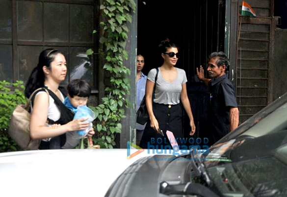 Jacqueline Fernandez snapped post lunch at a Bandra cafe Jacqueline Fernandez snapped post lunch at a Bandra cafe