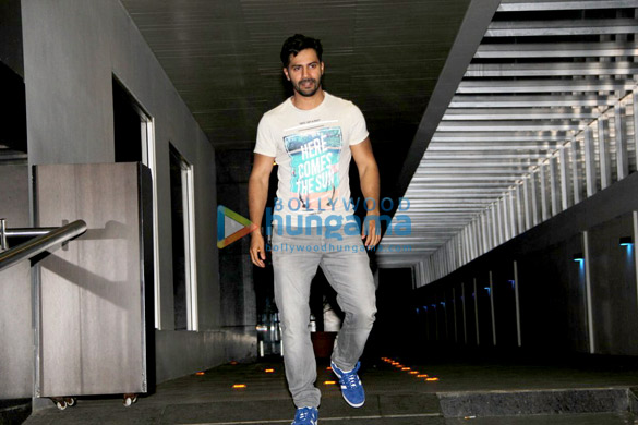Varun Dhawan & his girlfriend Natasha snapped post dinner at Hakkasan Varun Dhawan & his girlfriend Natasha snapped post dinner at Hakkasan
