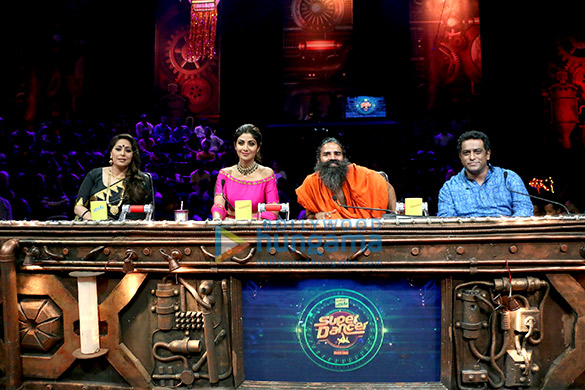 Baba Ramdev shows his dance skills on the sets of Super Dancer Baba Ramdev shows his dance skills on the sets of Super Dancer