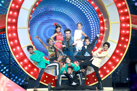 Ranbir Kapoor promotes ‘Ae Dil Hai Mushkil’ on the set of Super Dancer Ranbir Kapoor promotes 'Ae Dil Hai Mushkil' on the set of Super Dancer