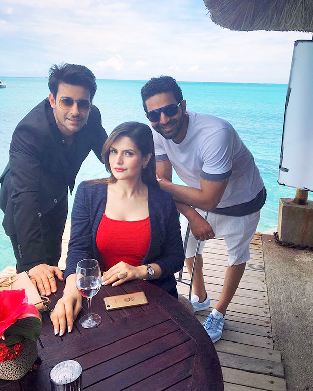 620px x 774px - Revealed: Zareen Khan's glamorous corporate look for Aksar 2 ...
