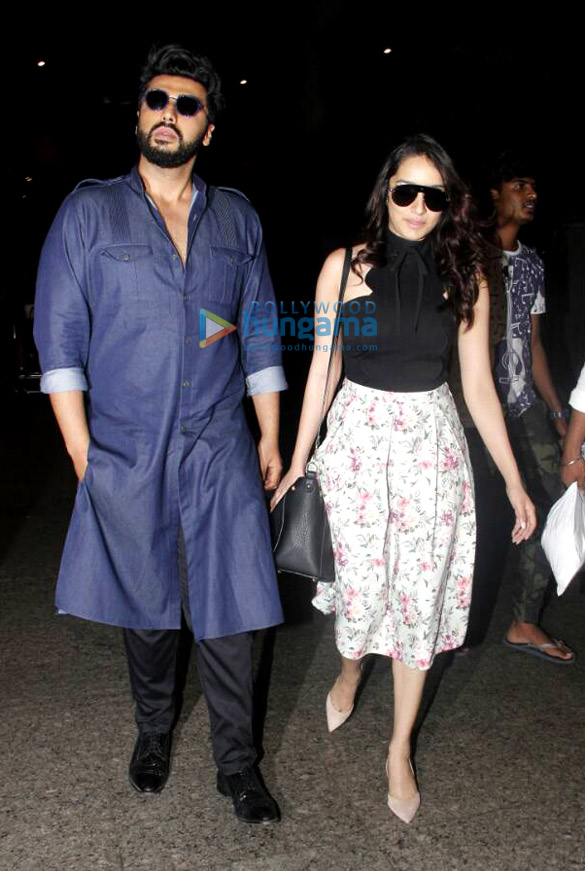 Arjun Kapoor and Shraddha Kapoor arrive from Kolkata Arjun Kapoor and Shraddha Kapoor arrive back from Kolkata