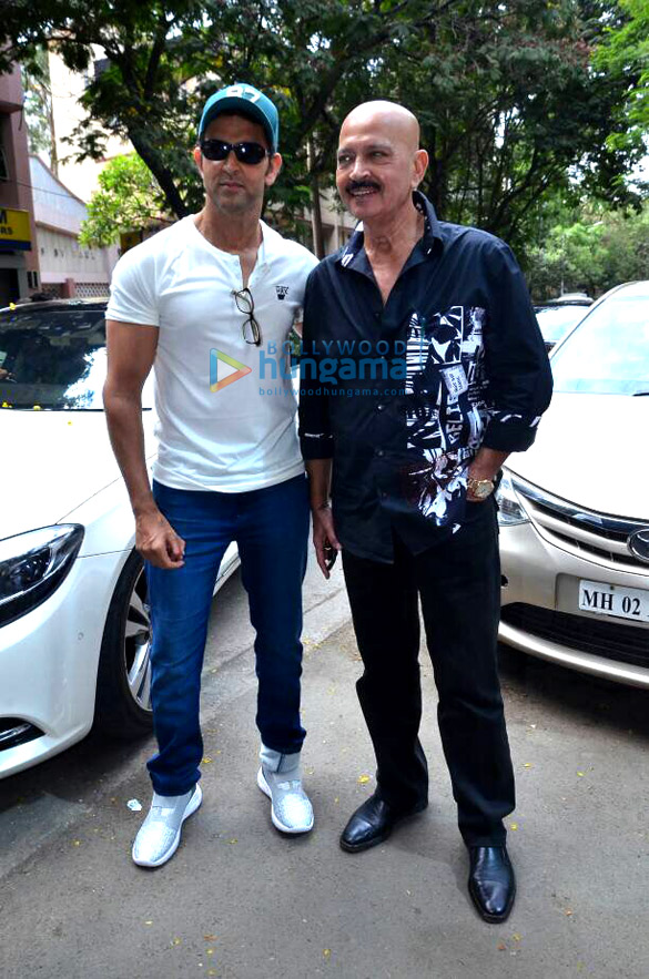Hrithik Roshan snapped with family celebrating Mother’s Day at Hakkasan in Bandra Hrithik Roshan snapped with family celebrating Mother's Day at Hakkasan in Bandra