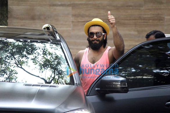 Ranveer Singh, John Abraham and other celebrities snapped in Bandra Ranveer Singh, John Abraham and other celebrities snapped in Bandra