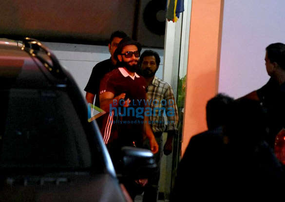 Ranveer Singh snapped at Vidhu Vinod Chopra’s house Ranveer Singh snapped at Vidhu Vinod Chopra's house