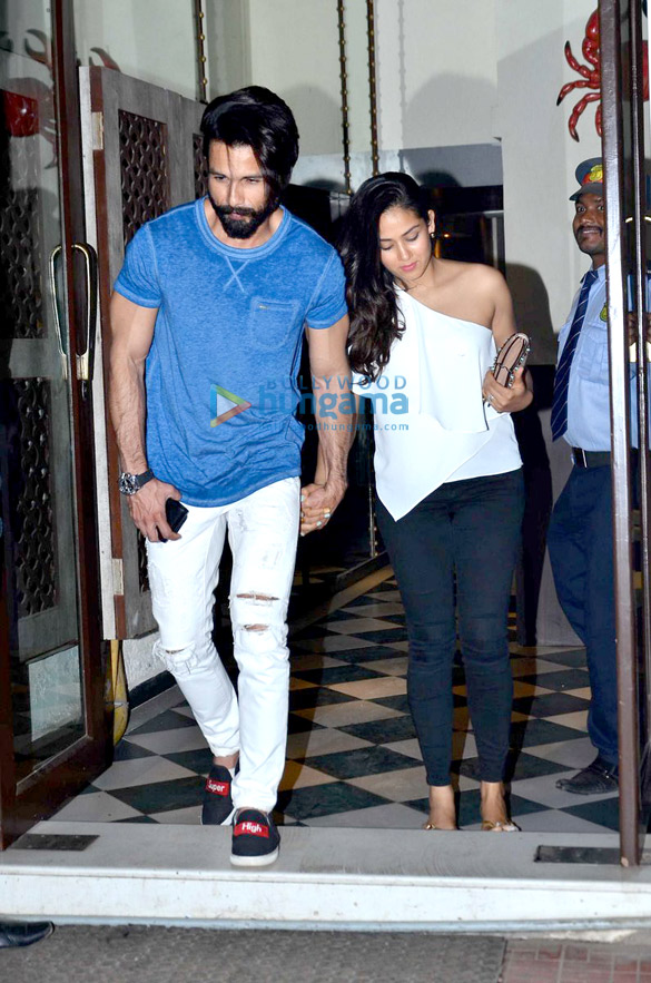 Shahid Kapoor and Mira Rajput snapped post dinner at Bastian