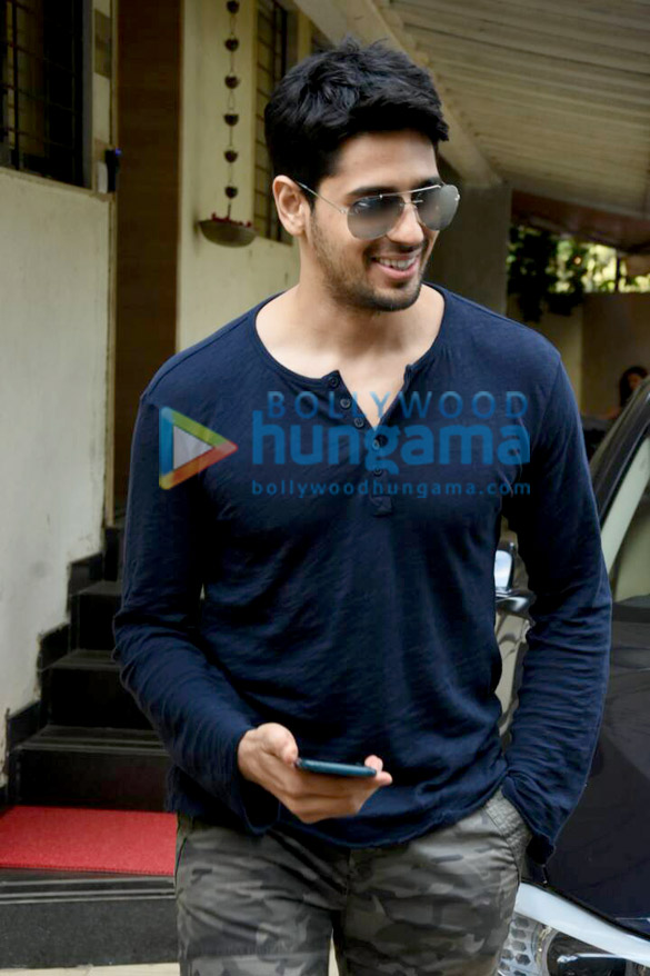 Sidharth Malhotra snapped post meeting at Matrix office in Bandra Sidharth Malhotra snapped post meeting at Matrix office in Bandra