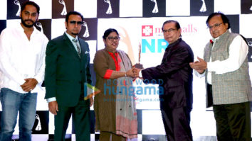 Zeenat Aman, Gulshan Grover grace the NRI Achievers Awards at The Club