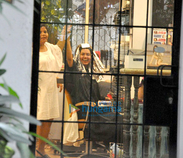 Esha Gupta and Navya Naveli snapped at Kromakay Salon Esha Gupta and Navya Naveli snapped at Kromakay Salon