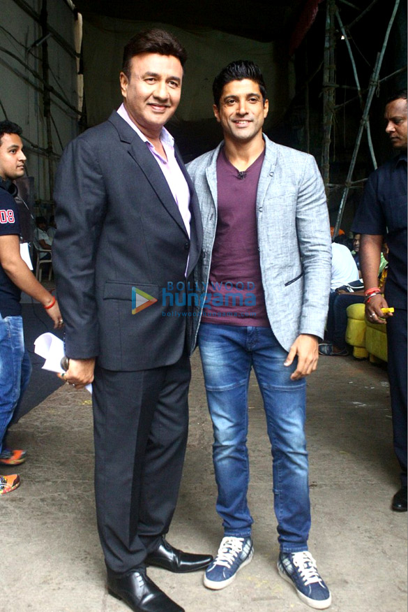 Farhan Akhtar and Diana Penty promote ‘Lucknow Central’ on ‘The Drama Company’ Farhan Akhtar and Diana Penty promote 'Lucknow Central' on 'The Drama Company'
