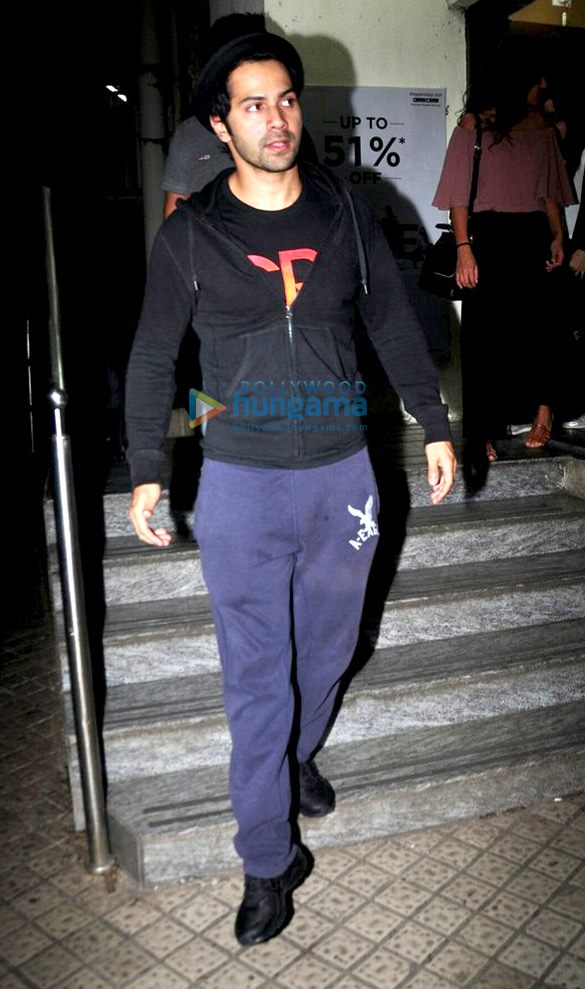 Varun Dhawan hosts a special screening of Judwaa 2’s trailer for Natasha Dalal Varun Dhawan and Natasha Dalal snapped post 'Annabelle: Creation' screening