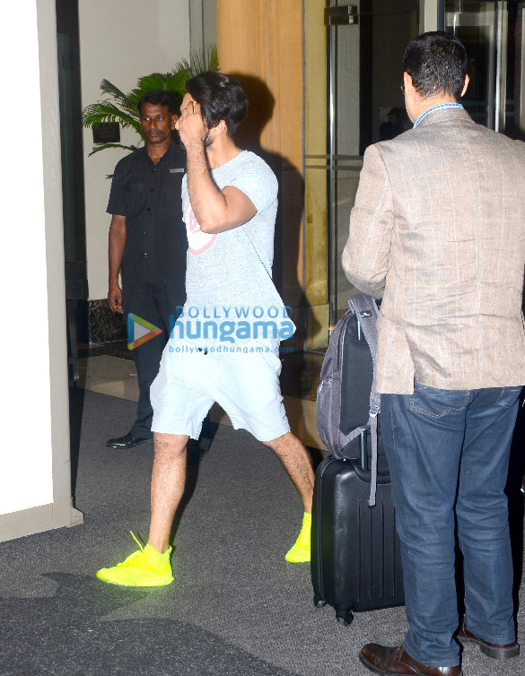 Shahid Kapoor snapped in Juhu Shahid Kapoor snapped in Juhu
