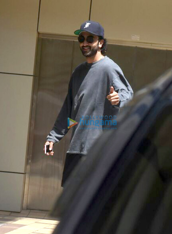 Ranbir Kapoor snapped post rehearsals for his film ‘Dragon’ in Bandra Ranbir Kapoor snapped post rehearsals for his film 'Dragon' in Bandra