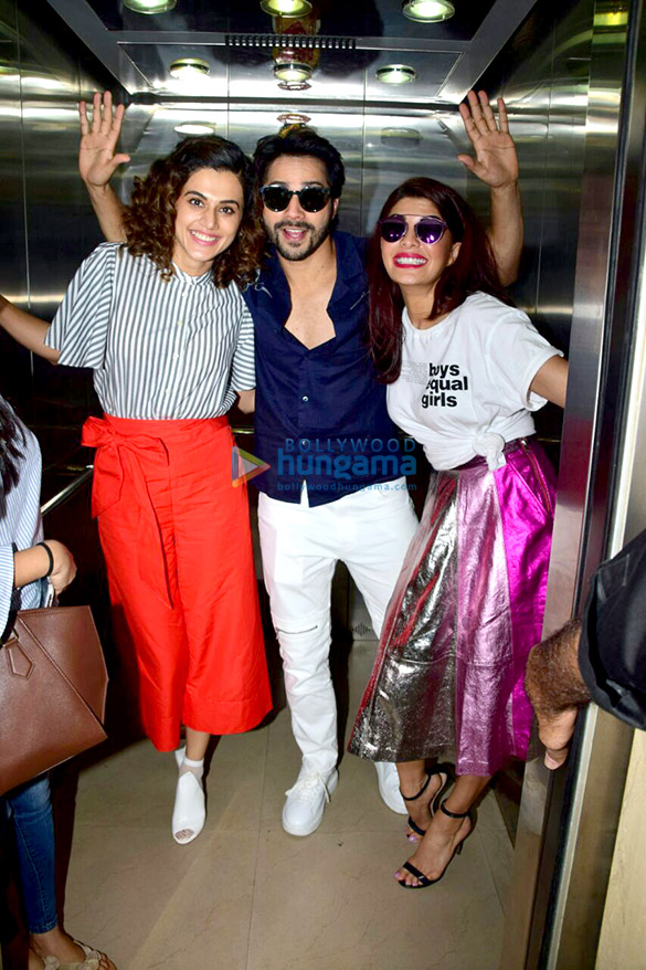 Team of ‘Judwaa 2’ snapped in an elevator Team of 'Judwa 2' snapped in an elevator