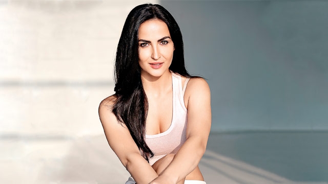 Elli AvrRam On ICONIC Indian Dancers | Helen | Madhuri Dixit | Priyanka Chopra | Katrina Kaif | Govinda Elli AvrRam On ICONIC Indian Dancers Helen Madhuri Dixit Priyanka Chopra Katrina Kaif Govinda