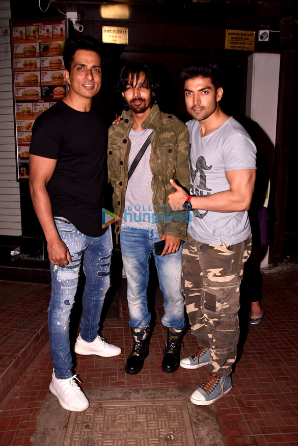 Gurmeet Choudhary, Sonu Sood and Sajid Khan at Harshvardhan Rane’s birthday Gurmeet Choudhary, Sonu Sood and Sajid Khan at Harshvardhan Rane's birthday