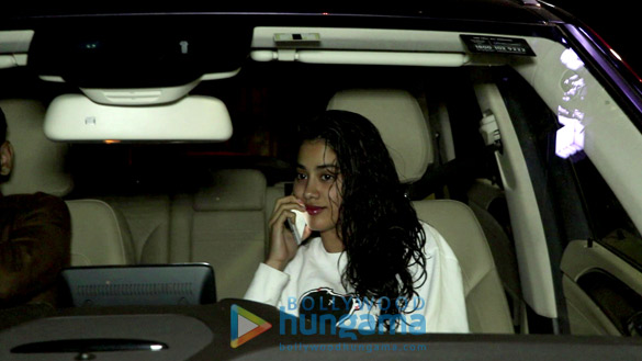 Janhvi Kapoor snapped in Juhu Janhvi Kapoor snapped in Juhu