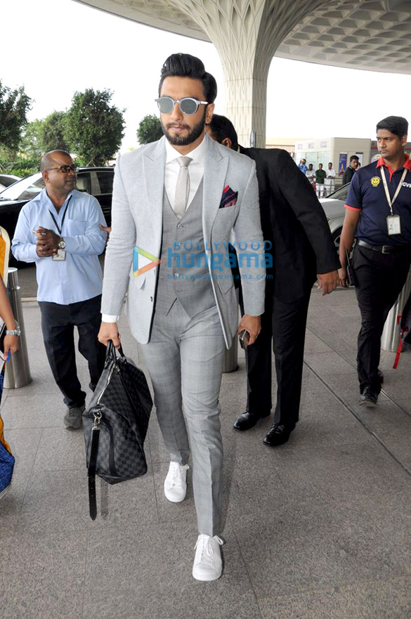 Ranveer Singh, Shraddha Kapoor, Karisma Kapoor and others snapped at the airport Ranveer Singh, Shraddha Kapoor, Karisma Kapoor and others snapped at the airport