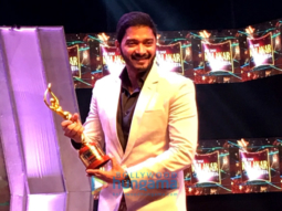 Shreyas Talpade wins the Best Debut Director Award for ‘Poster Boys’ at Kalakar Awards in Kolkata Shreyas Talpade wins the Best Debut Director Award for 'Poster Boys' at Kalakar Awards in Kolkata