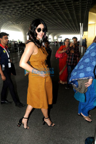 Aamir Khan, Shruti Haasan, Athiya Shetty and others snapped at the airport