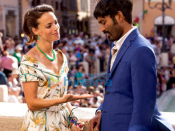 Movie stills of the movie The Extraordinary Journey of the Fakir