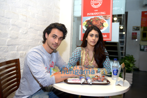 Aayush Sharma and Warina Hussain snapped at Loveratri promotions at Khan Chacha Kabab, Khan market in New Delhi Aayush Sharma and Warina Hussain snapped at Loveratri promotions at Khan Chacha Kabab, Khan market in New Delhi