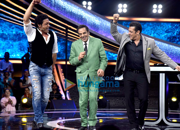 Dharmendra and Bobby Deol promote Yamla Pagla Deewana Phir Se on Salman Khan’s Dus Ka Dum