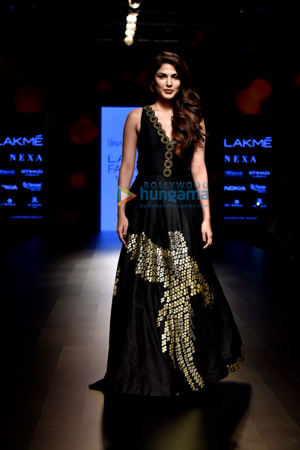 Celebs grace Urvashi Juneja’s show at the Lakme Fashion Week Celebs grace Urvashi Juneja's show at the Lakme Fashion Week