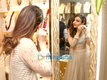 Soha Ali Khan snapped at the Curio Cottage event