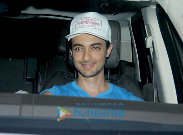 Aayush Sharma and Varun Dhawan snapped at the gym in Juhu Aayush Sharma and Varun Dhawan snapped at the gym in Juhu
