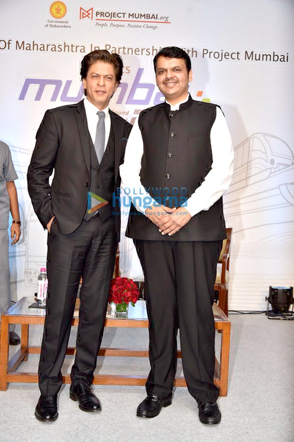 Devendra Fadnavis and Shah Rukh Khan snapped at Mumbai 2.0 event Devendra Fadnavis and Shah Rukh Khan snapped at Mumbai 2.0 event
