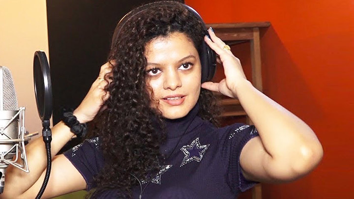 Singer Palak Muchhal recording a song for movie Jaan Abhi Baaki Hai ...