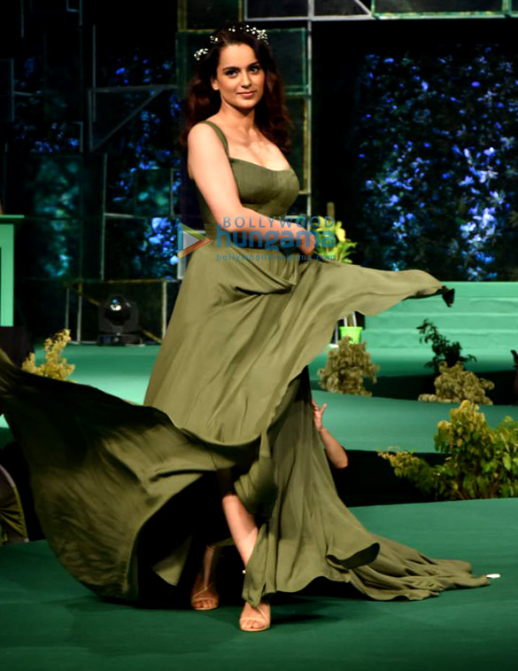 kangana ranaut ramp walk in fashion