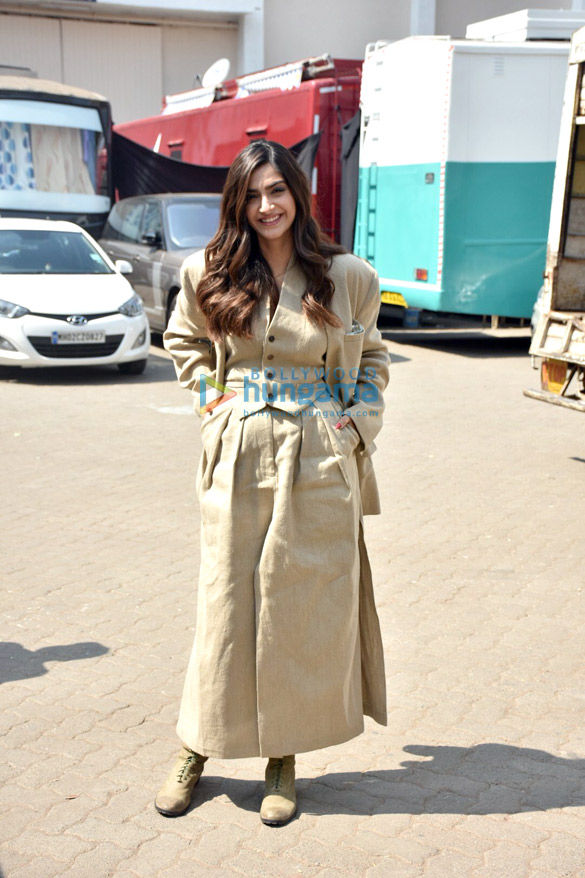Sonam Kapoor Ahuja, Anil Kapoor, Juhi Chawla and Rajkummar Rao spotted at Mehboob Studio in Bandra