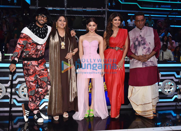 Ranveer Singh and Alia Bhatt promote Gully Boy on Super Dancer Chapter 3