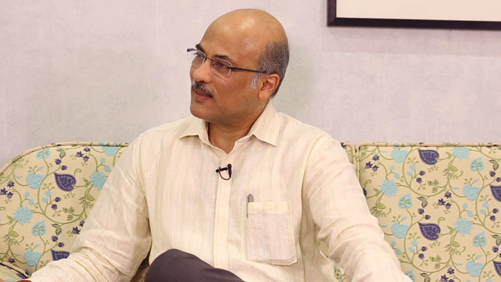 Sooraj Barjatya Tells why HUM CHAAR is a SPECIAL FILM to him | Abhishek Dixit Sooraj Barjatya Tells why HUM CHAAR is a SPECIAL FILM to him Abhishek Dixit