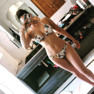 300px x 300px - HOT! Sunny Leone gets all set for a swim in her sexy floral bikini ...