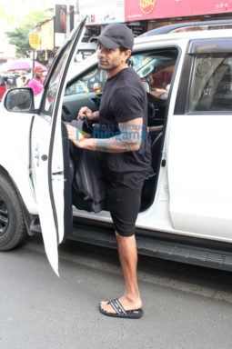 Photos: Bipasha Basu and Karan Singh Grover snapped in Bandra