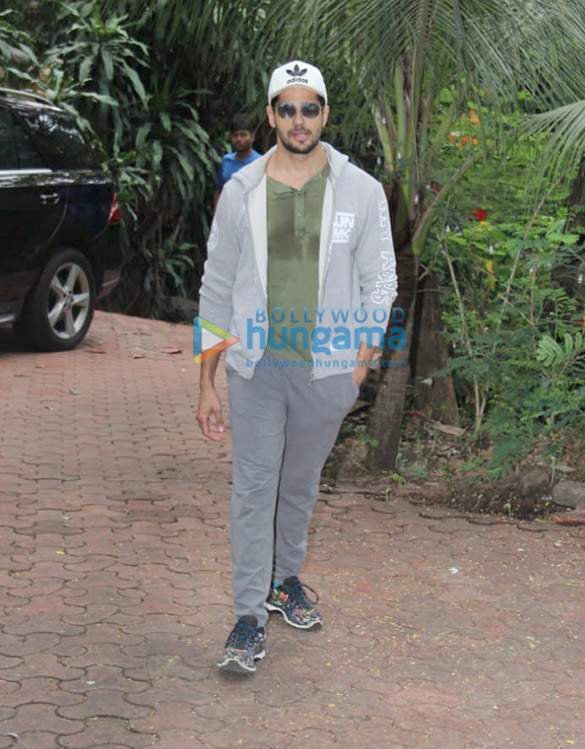 Photos: Sidharth Malhotra spotted at a dance class