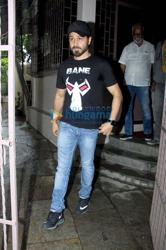 Photos: Emraan Hashmi spotted at Shankar Mahadevan’s studio in Bandra Photos: Emraan Hashmi spotted at Shankar Mahadevan's studio in Bandra