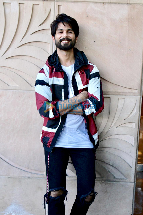 Photos: Shahid Kapoor snapped at Novotel in Juhu