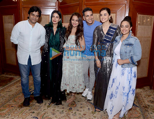 Photos: Akshay Kumar, Taapsee Pannu and others snapped promoting their film Mission Mangal