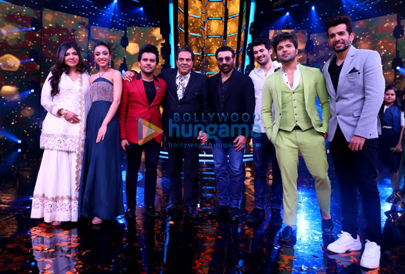 Dharmendra, Karan Deol, Sahher Bambba and Sunny Deol snapped on the sets of Superstar Singer to promote Pal Pal Dil Ke Paas